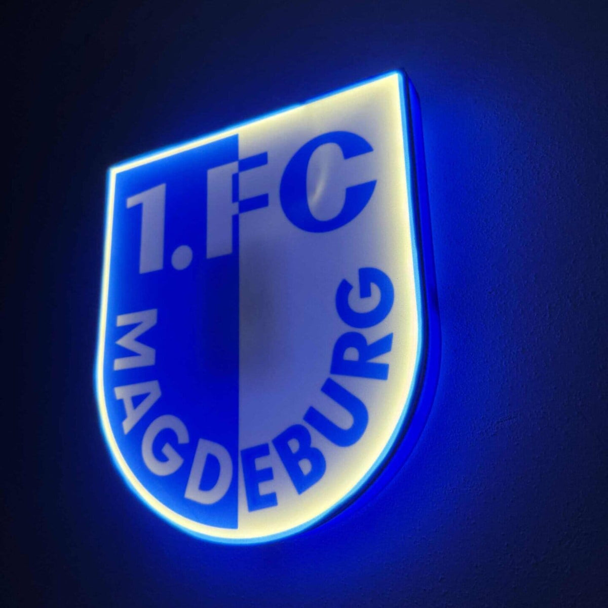 1 FC Magdeburg LED-Leuchtschild – echtes Stadion-Feeling für Zuhause
